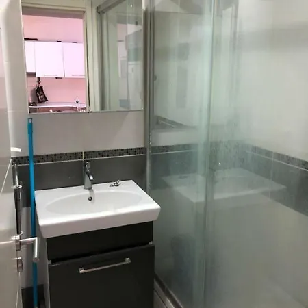 Lovely 2 Bed איסטמבול