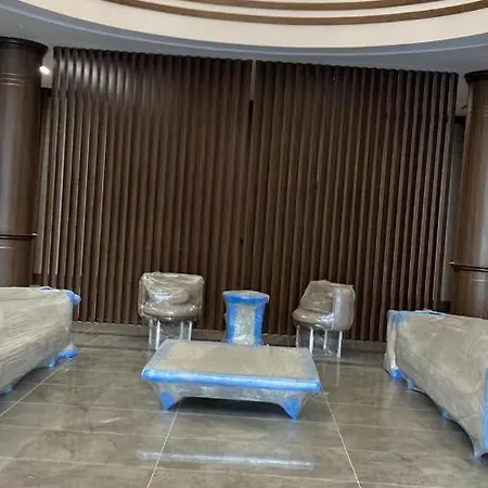 Lovely 2 Bed דירה