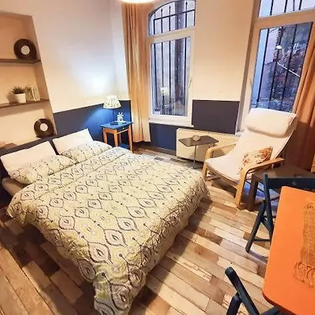 דירה Lovely 2 Bed איסטמבול